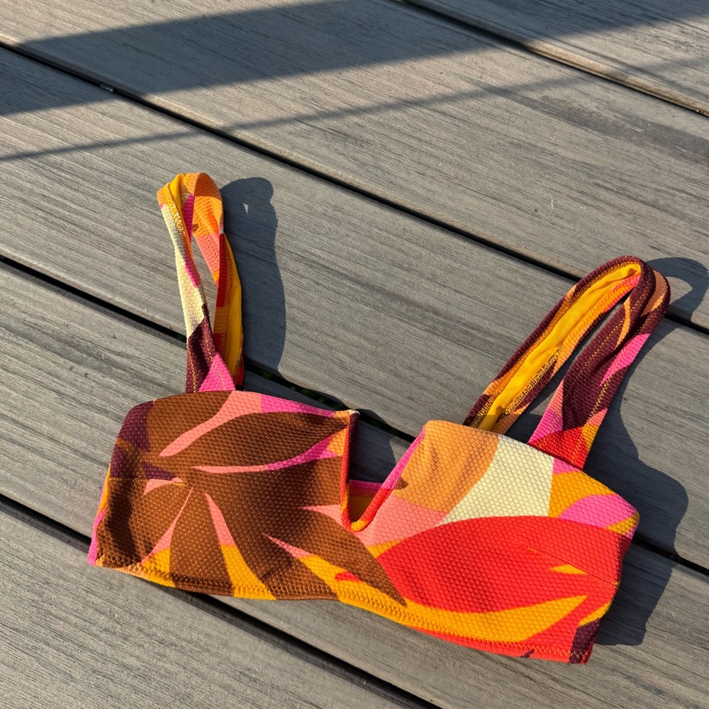 Printed bikini top
